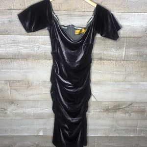 Nicole by Nicole Miller velvet ruched bodycon holiday party midi cocktail dress